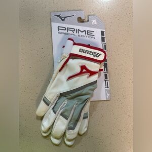 Mizuno Prime Special Edition Fastpitch Batting Gloves - White and Gray NWT